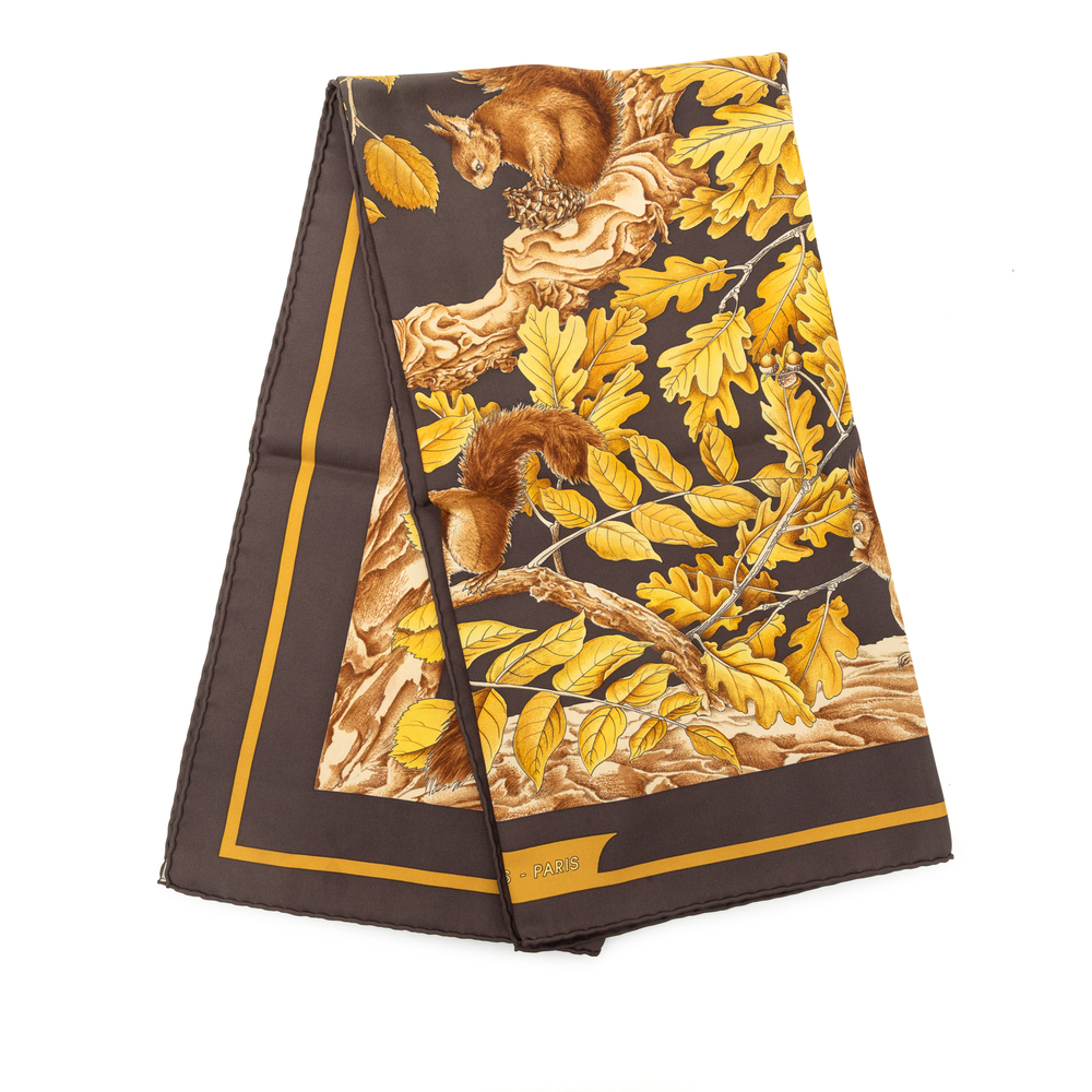 Pre-Loved Hermes Casse Noisette Silk Scarf 90